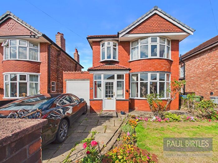 3 Bedroom Detached House For Sale In Newstead Road, Davyhulme, Trafford, M41