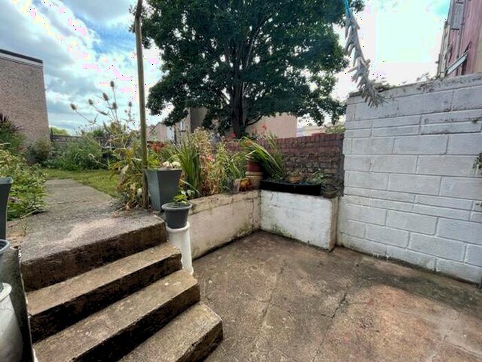 3 Bedroom Flat To Rent In City Road, Bristol, BS2