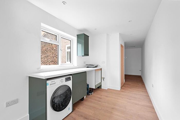 Studio To Rent In Coombe Lane, Raynes Park, London, SW20