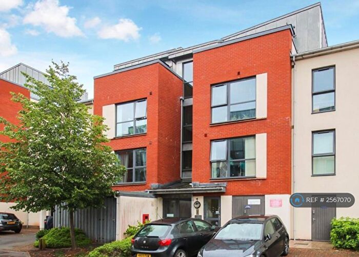 2 Bedroom Flat To Rent In Paxton Drive, Bristol, BS3