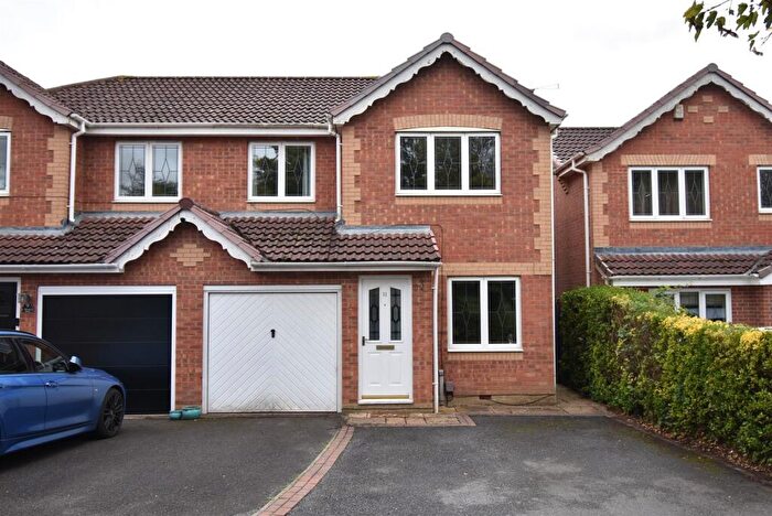 3 Bedroom Semi-Detached House For Sale In Thomas Street, Ibstock, LE67
