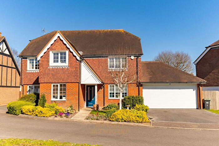 4 Bedroom Detached House For Sale In The Squires, Pease Pottage, RH11