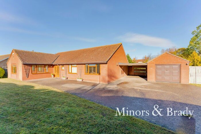 4 Bedroom Detached Bungalow For Sale In Swan Lane, Barnby, Beccles NR34