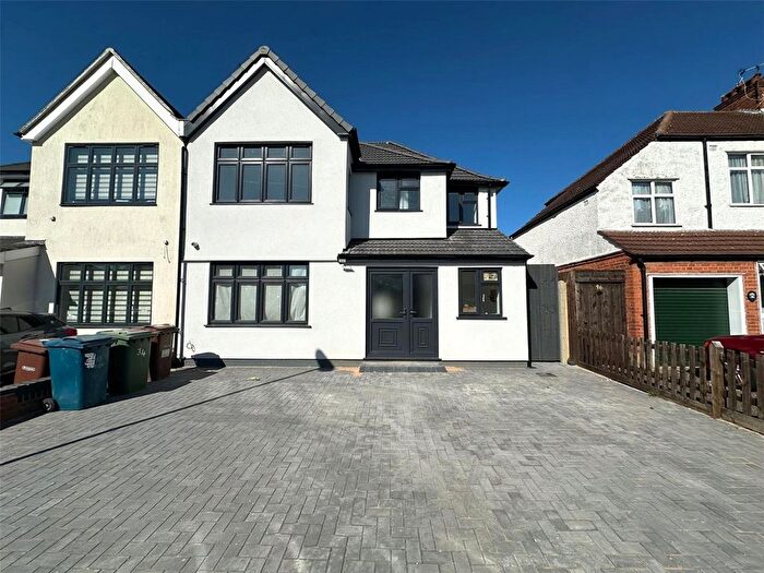 Studio To Rent In Kingsfield Avenue, Harrow, HA2