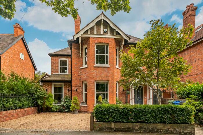 4 Bedroom Detached House To Rent In Horsell, GU21