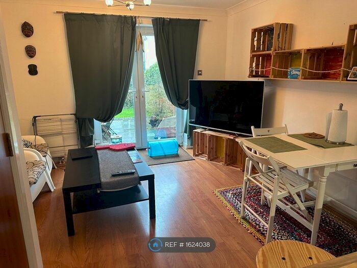 3 Bedroom Terraced House To Rent In Hilton Gardens, Glasgow, G13