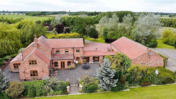 4 Bedroom Detached House For Sale In Cliffe Common, Selby, YO8