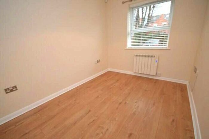 2 Bedroom Flat To Rent In Loughborough Road, West Bridgford, Nottingham, Nottinghamshire, NG2