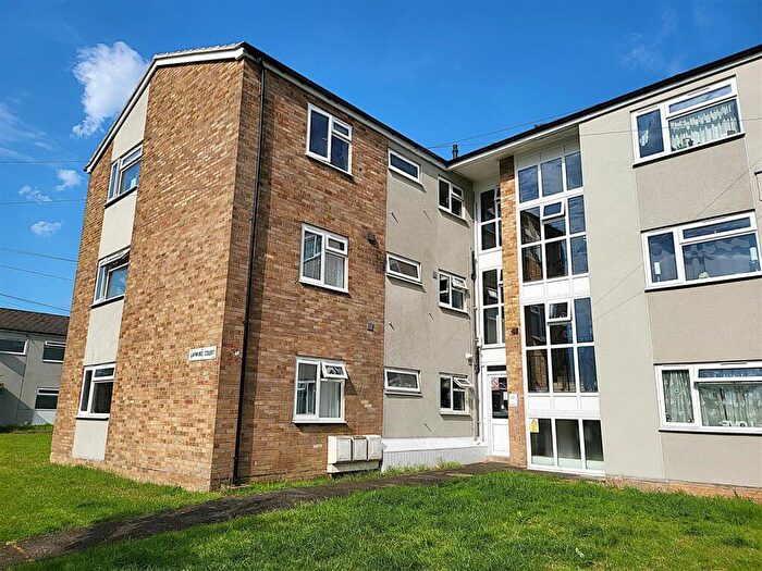 2 Bedroom Flat To Rent In Moore Park, Hailsham, BN27