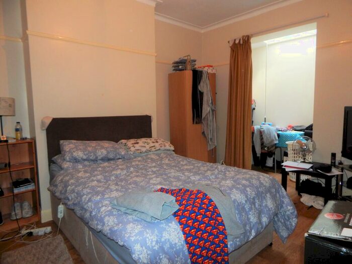 1 Bedroom Flat To Rent In Dallas Road, Hendon, London, NW4
