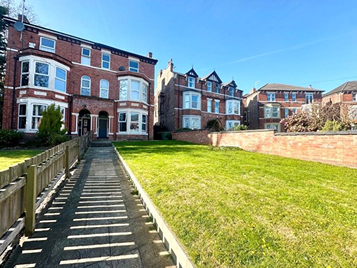 6 Bedroom Semi-Detached House For Sale In Gorsey Road, Nottingham, NG3
