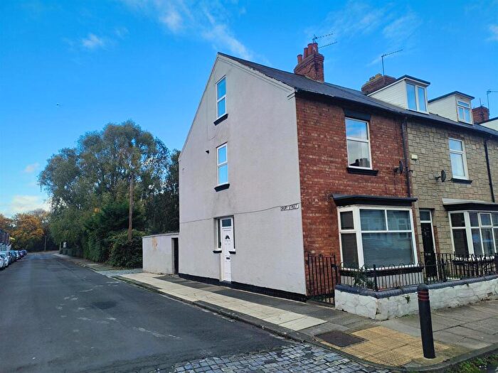 2 Bedroom End Of Terrace House To Rent In Drury Street, Darlington, DL3