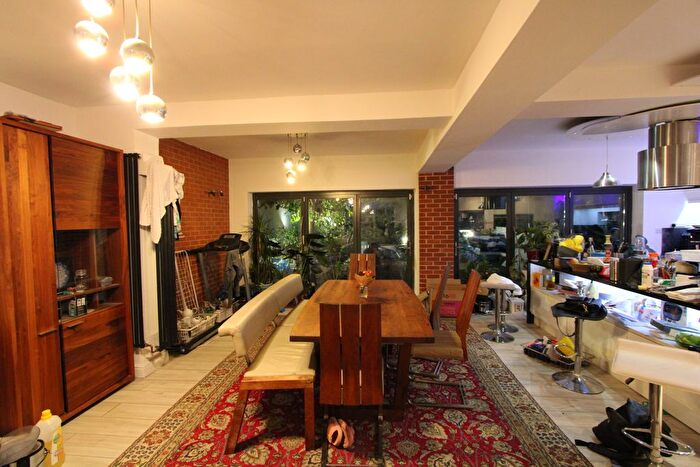 5 Bedroom End Of Terrace House To Rent In Southwood Drive, Surbiton, KT5