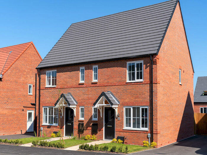 3 Bedroom Semi-Detached House For Sale In Derby Road, Loughborough, LE12