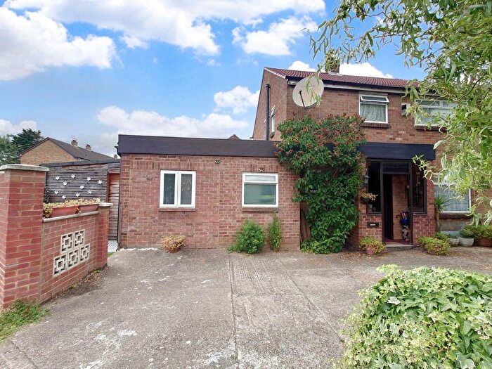 4 Bedroom Semi-detached House For Sale In Larch Crescent, Hayes, Greater London, UB4