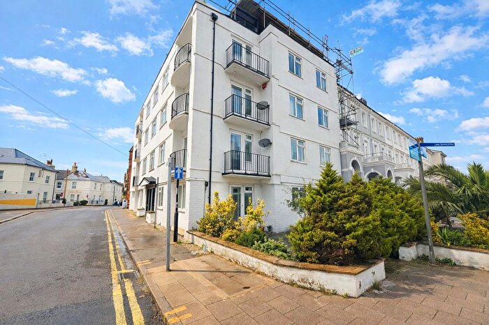 2 Bedroom Flat To Rent In Hyde Road, Delamere Court Hyde Road, BN21