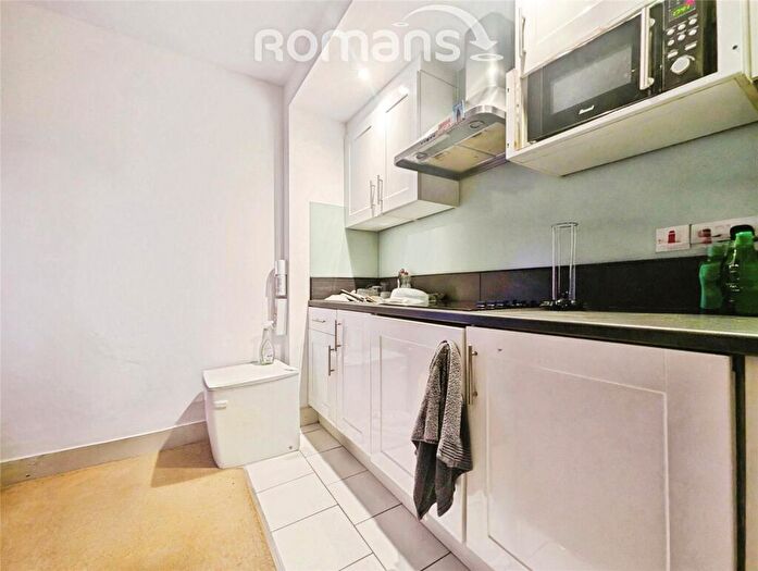 1 Bedroom Flat To Rent In London Road, High Wycombe, HP11