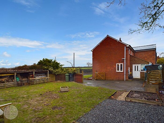 2 Bedroom Detached House For Sale In Portway, Hereford, HR4