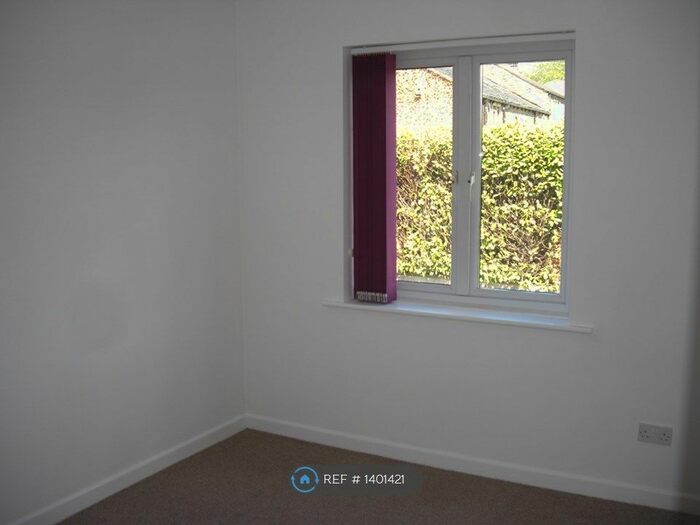 1 Bedroom Flat To Rent In Duke Street, Briercliffe, BB10