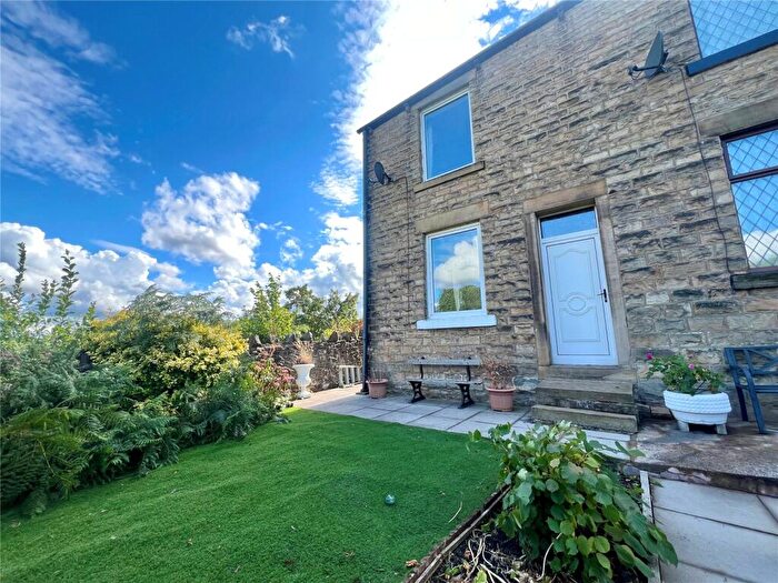 2 Bedroom End Of Terrace House For Sale In Kinder View, New Mills, High Peak, Derbyshire, SK22