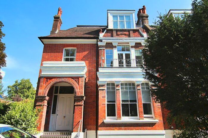 2 Bedroom Flat To Rent In Preston Park Avenue, Brighton, BN1