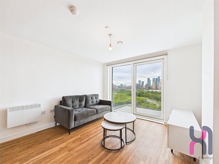 2 Bedroom Flat To Rent In Manchester Waters, Pomona Strand, Old Trafford, M16