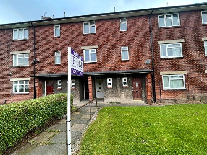 2 Bedroom Flat To Rent In Crow Wood Court, Crow Wood Avenue, Burnley, BB12