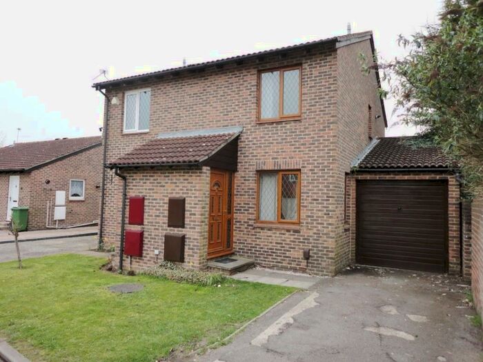 2 Bedroom Semi-Detached House To Rent In Torcross Grove, Calcot, Reading, Berkshire, RG31