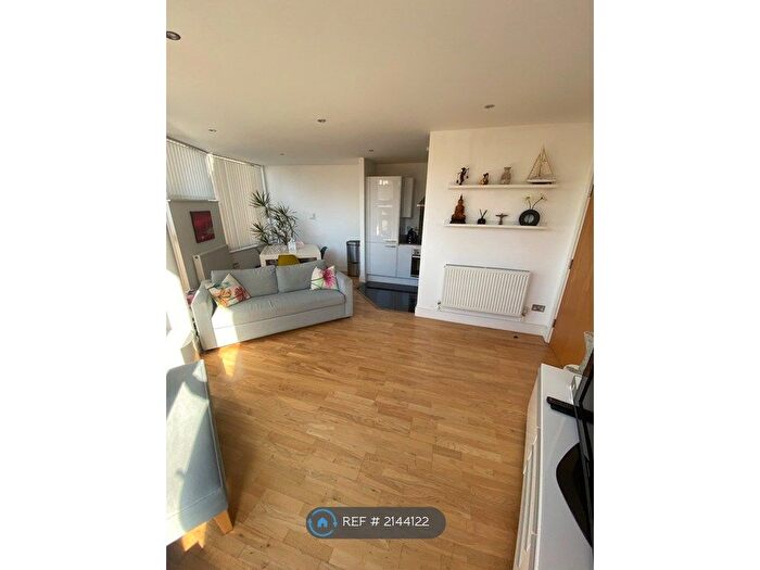 1 Bedroom Flat To Rent In Green Walk, London, SE1