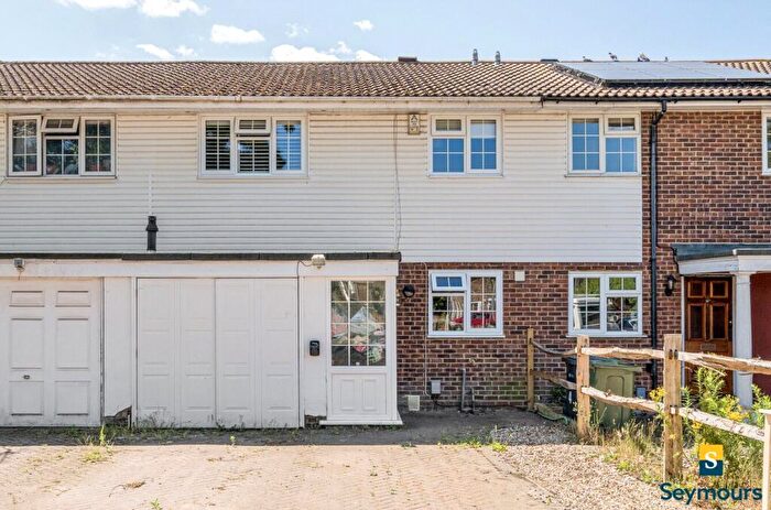 4 Bedroom Terraced House For Sale In Cumberland Avenue, Guildford, Surrey, GU2