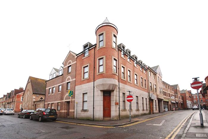 1 Bedroom Flat To Rent In Martyr Road, Guildford, GU1