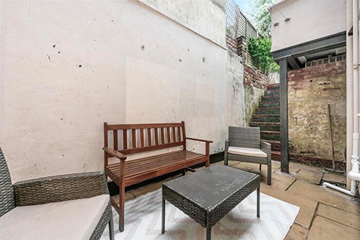 1 Bedroom Flat For Sale In Mount Pleasant Terrace, Southville, BS3