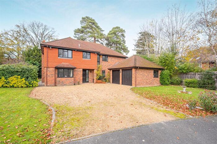 5 Bedroom Detached House For Sale In Prides Crossing, Ascot, SL5