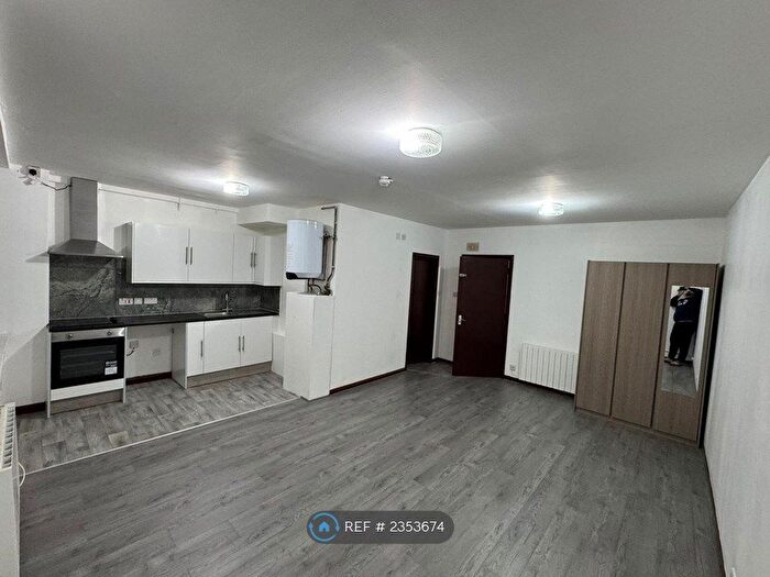Studio To Rent In Edmonton Hostel, London, N9