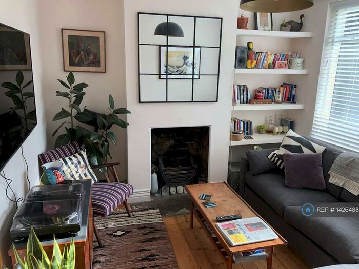 1 Bedroom Maisonette To Rent In Blyth Road, London, E17