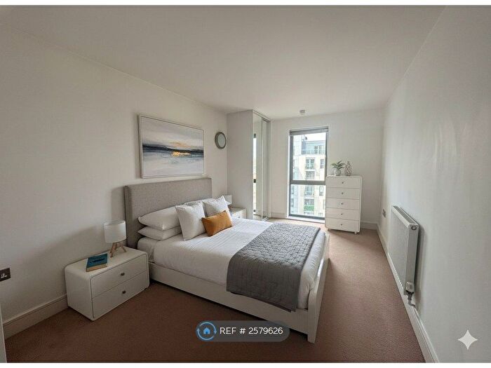 3 Bedroom Flat To Rent In Mercury House, London, E16
