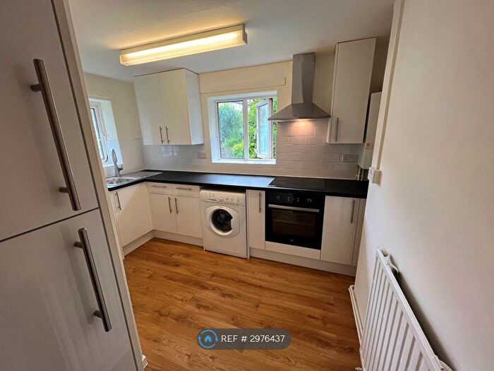 2 Bedroom Maisonette To Rent In Roman Road, London, N10