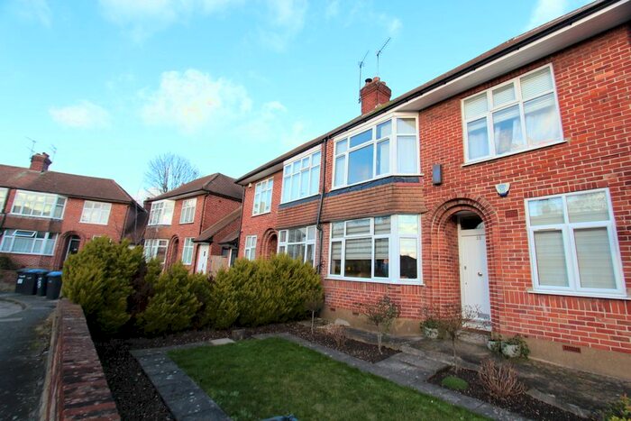 2 Bedroom Maisonette To Rent In Bicknoller Road, Enfield, EN1