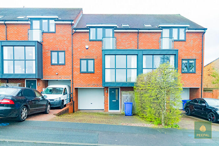 3 Bedroom Terraced House To Rent In Windmill Road, Aldershot, GU12