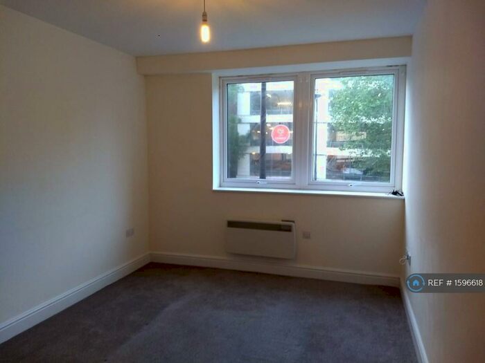 1 Bedroom Flat To Rent In Farnsby Street, Swindon, SN1
