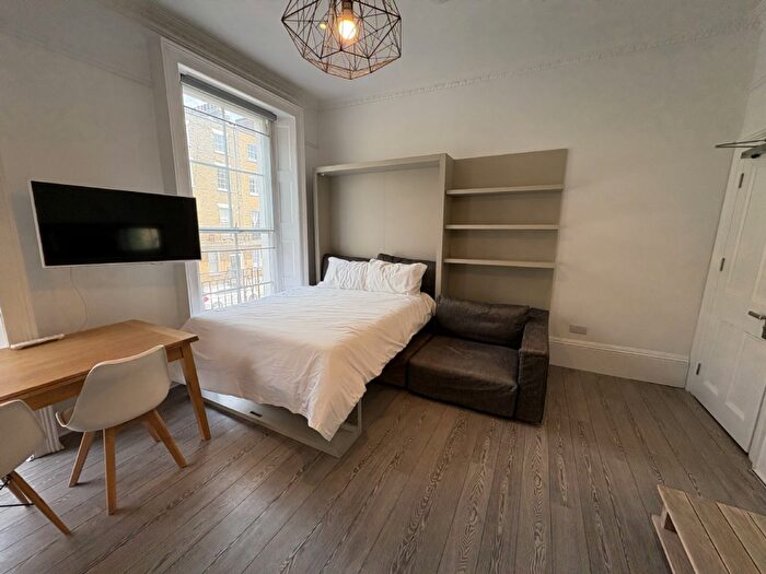 Apartment To Rent In Studio Flat, Gloucester Place, Baker Street, NW1