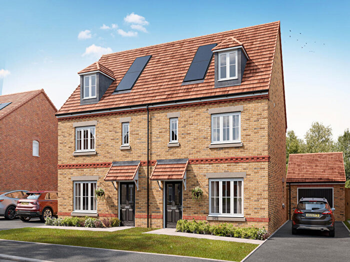 4 Bedroom Semi-Detached House For Sale In Desborough Road, Rothwell, NN14