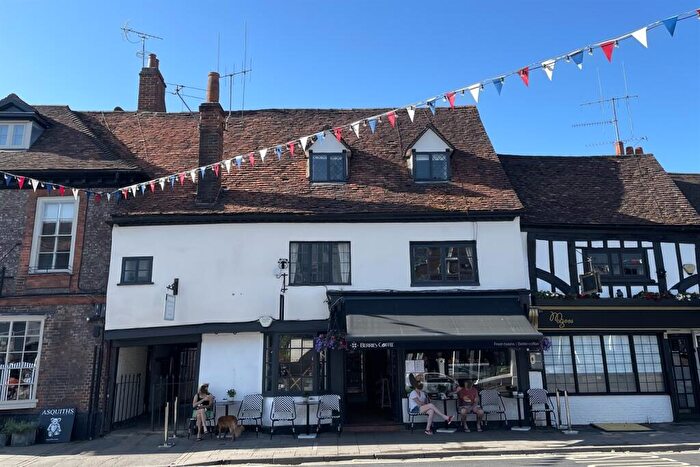 3 Bedroom Flat To Rent In Henley On Thames, Hart Street, RG9
