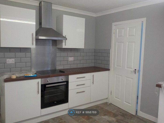 3 Bedroom Terraced House To Rent In Sylvia Terrace, Brynhyfryd, Swansea, SA5