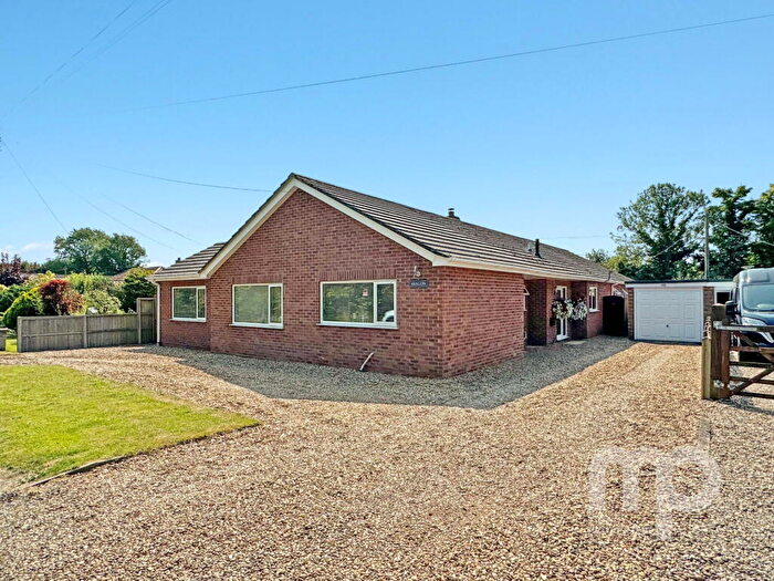 4 Bedroom Detached Bungalow For Sale In Hill Road, Morley St Peter, NR18