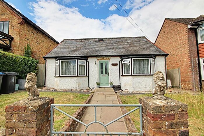 4 Bedroom Detached House For Sale In The Nap, Kings Langley, WD4