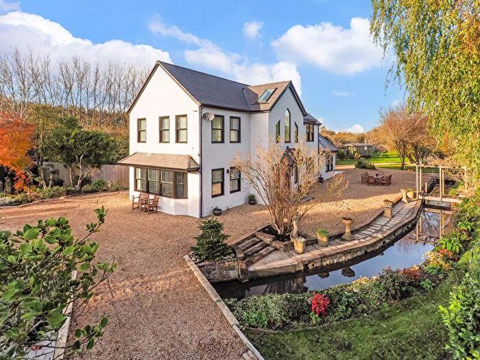 5 Bedroom Detached House For Sale In Farm Lane, Nutbourne, PO18