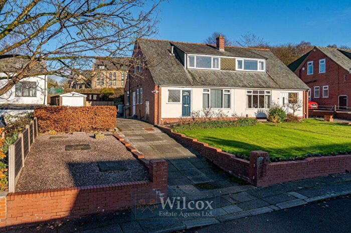 3 Bedroom Semi Detached House For Sale In Hillside Close, Bradshaw, BL2