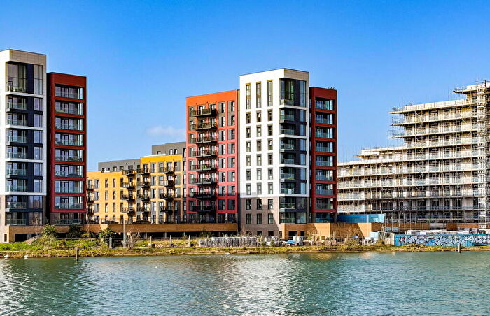 3 Bedroom Flat For Sale In Granada House, Meridian Way, Southampton, SO14