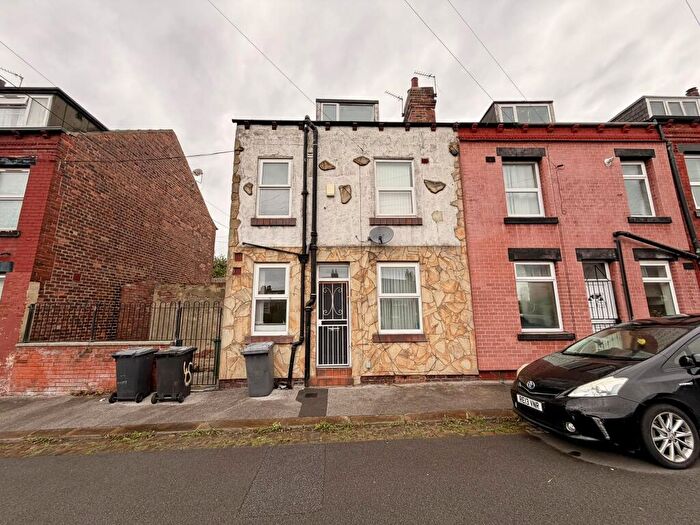2 Bedroom Terraced House To Rent In Temple View Terrace, Leeds, LS9